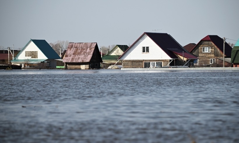 Около 4 тыс. жилых домов остаются подтопленными в 18 регионах РФ