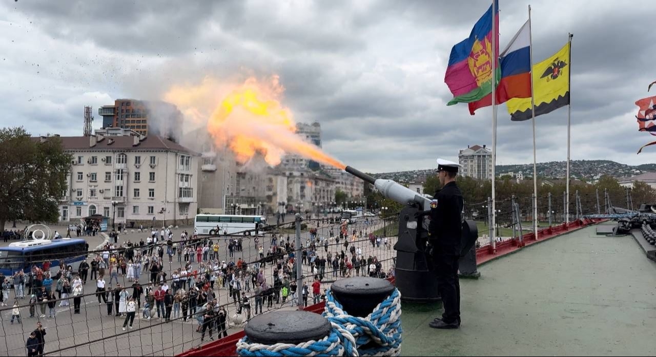 Парад, посвященный 79-й годовщине Победы, прошел в Новороссийске