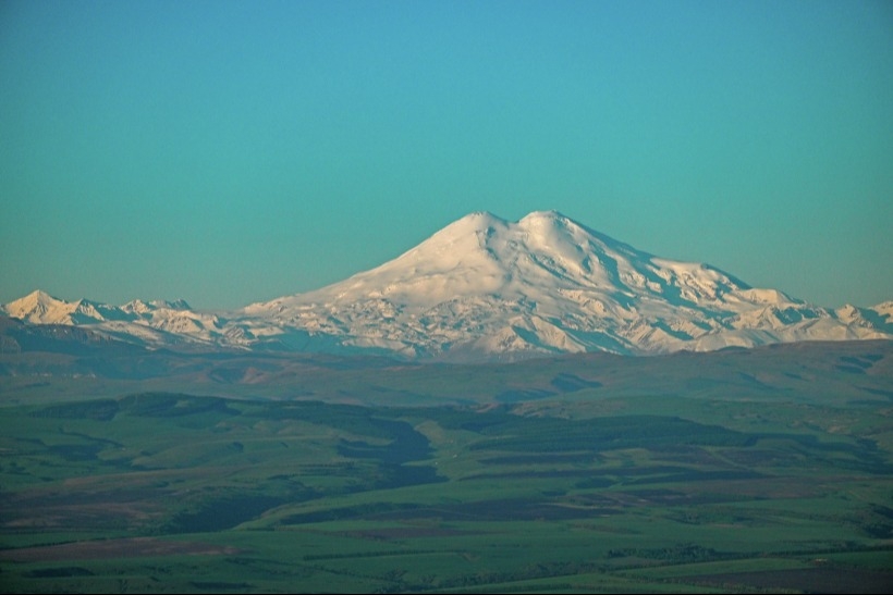 Гора Эльбрус: как подняться на главный пик России и может ли проснуться вулкан?