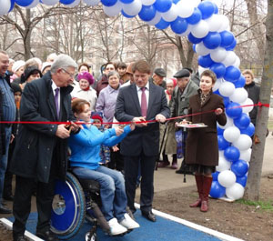 Представляющий партнер эстафеты Паралимпийского огня подарил Краснодару спортплощадку для занятий инвалидов