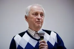 Профессор А.Долгов: "Возможно, темную материю удастся обнаружить внутри Солнца"