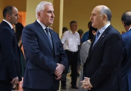 В Южной Осетии пройдет референдум о праве президента инициировать вхождение республики в РФ