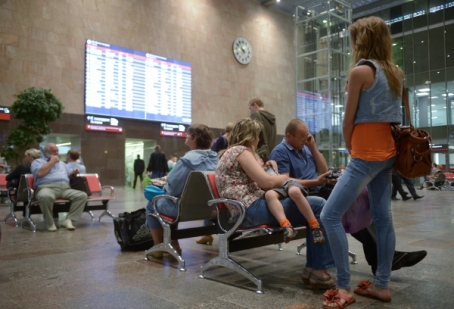 Вылет рейса в Тунис из Омска задержали на 15 часов из-за неисправности самолета