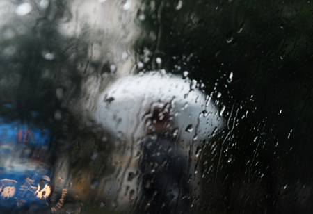 Сильный дождь и ветер ожидаются на Сахалине