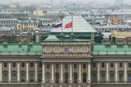 Состав петербургского парламента обновился более чем наполовину