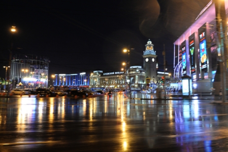 Ограничения движения транспорта вводятся в Москве на время праздника