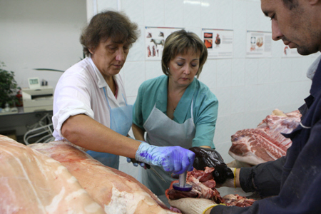 Свыше полутонны мяса, зараженного кишечной палочкой, обнаружили в Нижнем Новгороде