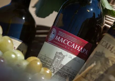 "Массандра" начала розлив вина с защищенным географическим указанием