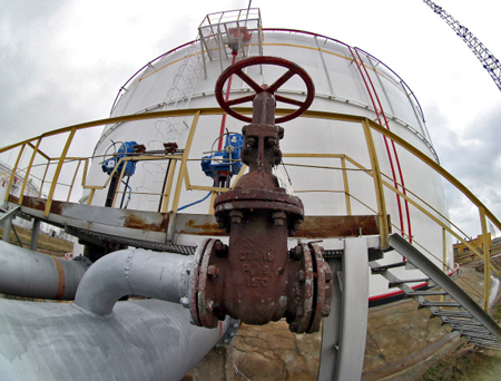 Запасы нефти в РФ в конце ноября выросли на 550 млн тонн