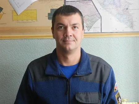 Госинспектор по маломерным судам Центра ГИМС по Камчатскому краю Евгений Рытиков: "В такую погоду на цистерне долго простоять невозможно"