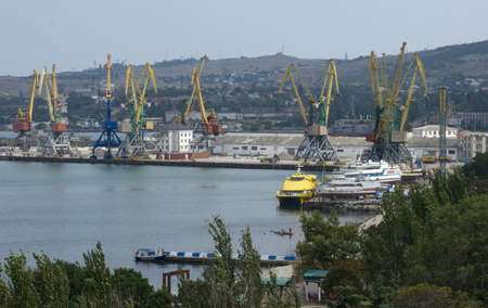 Порты Крыма используются неэффективно