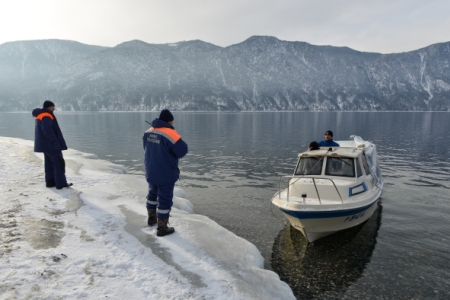 Подводные робототехнические комплексы задействованы для поисков вертолета, упавшего 12 февраля в Телецкое озеро