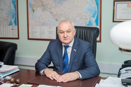 Глава комитета Госдумы по делам национальностей И.Гильмутдинов: "Нам нужны люди, которые на муниципальном и региональном уровне разбирались бы в межнациональных отношениях"