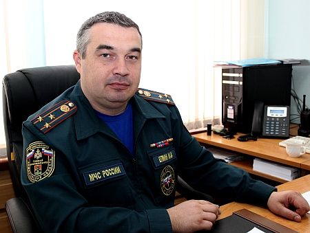 Владимир начальник отдела. Мчс рф мануйло. Мчс россии по кемеровской области официальный сайт. Лемзиков роман викторович иркутск мчс. Мчс сергиев посад.
