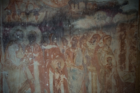 Новгородские археологи нашли несколько десятков квадратных метров фресок XII века