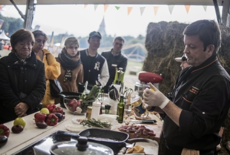 Мэры городов "Золотого кольца" в столитровом котле сварят новое рыбное блюдо в Ярославле