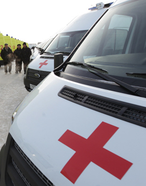 Два легковых автомобиля столкнулись на окраине Саратова, госпитализированы девять человек