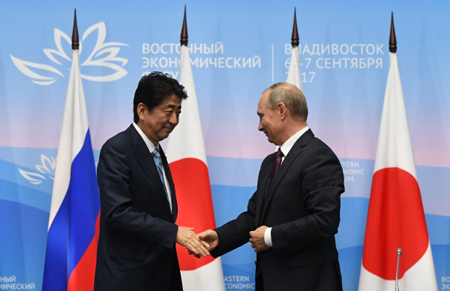 Путин обсудил с Синдзо Абэ вопрос о совместной хоздеятельности на Курилах