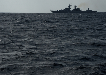 Крейсер "Варяг" и подлодка "Томск" поразили крылатыми ракетами надводную мишень в Охотском море