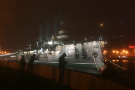 Крейсер "Аврора" остается кораблем ВМФ № 1 и музеем