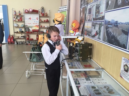 МЧС наградило школьника из Новосибирской области за отвагу на пожаре
