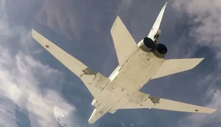 Самолеты Ту-22М3, участвовавшие в нанесении авиаударов по террористам в Сирии, прибыли в Калужскую область