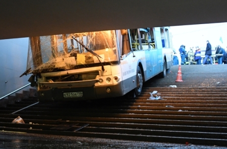 Полиция подтвердила гибель пятерых человек в ДТП с автобусом на Славянском бульваре в Москве