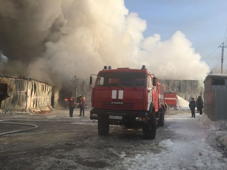 Пожар на обувной фабрике под Новосибирском ликвидирован
