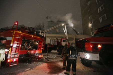 Бытовой газ взорвался в многоэтажке в Омске