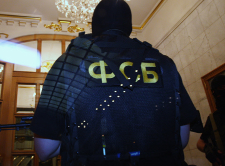 Масштабная операция ФСБ с обысками у крупных наркоторговцев началась в Дербенте