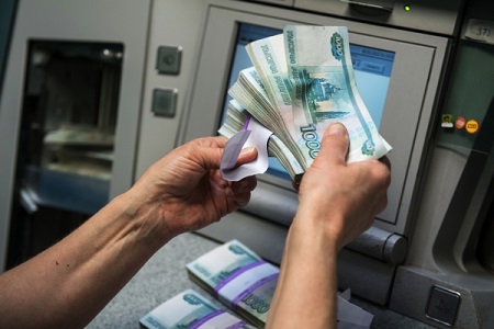 Суд оштрафовал на 60 тысяч рублей двух экс-сотрудников Совмина Крыма за майнинг биткоинов