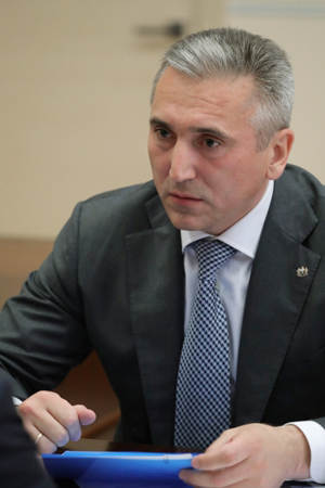 "Единоросс" Моор побеждает на выборах главы Тюменской области, набрав почти 66%