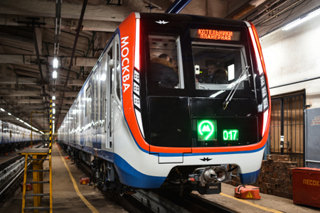 Количество поездов "Москва" в столичном метро к концу года превысит сотню
