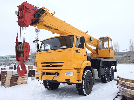 "Камышинский крановый завод" начал производство собственной новой разработки - 25-тонного автокрана