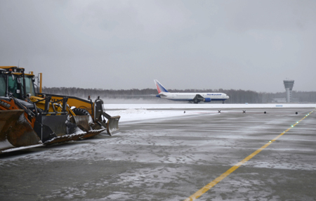 Сильный снегопад нарушил работу Белгородского аэропорта в пятницу