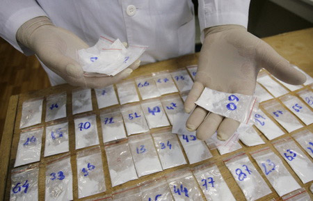 Более 40 кг наркотиков обнаружили в подпольной лаборатории в Калужской области