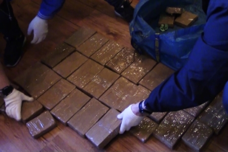 Почти 15 кг синтетических наркотиков изъяли в Новосибирской области