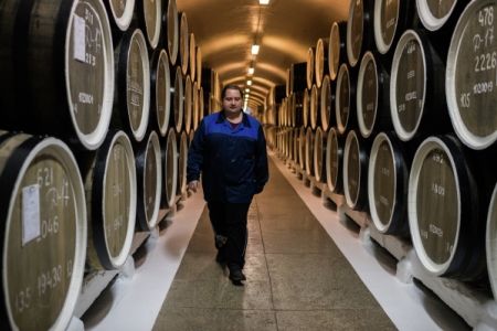 ялта массандра винзавод. фгуп «пао «массандра». «массандра» — виноградо-винодельческий комбинат. винзавод второй завод массандра. массандровский завод в крыму.