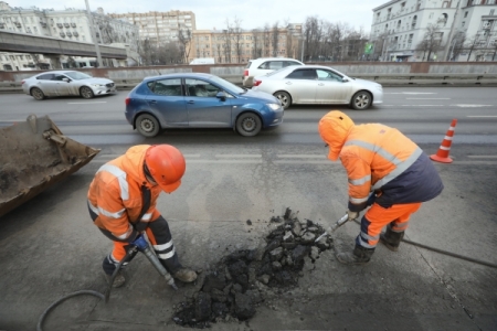 Московская мэрия выделила около 8 млрд рублей на текущий ремонт дорог