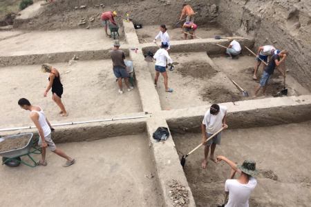 Волонтеров ищут для масштабных археологических раскопок в Крыму