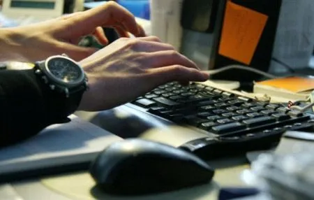 Путин призвал следовать принципу свободы Интернета при противодействии угрозам