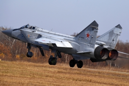 Летчики на Камчатке выполнили первые полеты на модернизированных МиГ-31БМ