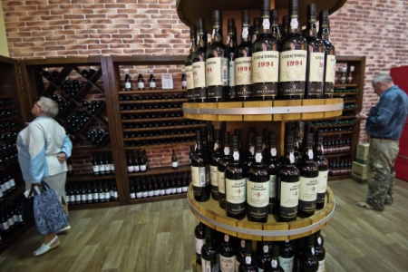 Крымский винодел Захарьин купил Inkerman International