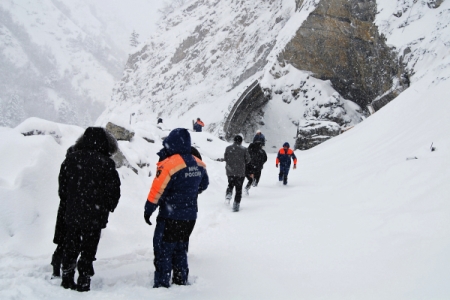 Хорохордин поручил принять меры для поиска погибших под лавиной туристов