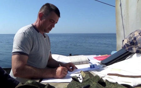 Суд оштрафовал капитана украинского судна, задержанного у берега Крыма