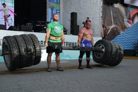 Севастопольские атлеты подняли более 800 кг и установили рекорд