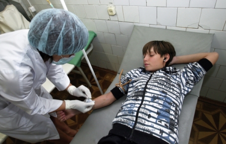 Еще один ребенок госпитализирован из лагеря в Крыму после массового отравления