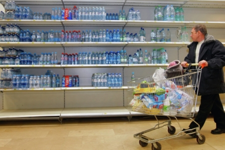 Чемезов поддержал обязательную маркировку продаваемой питьевой воды
