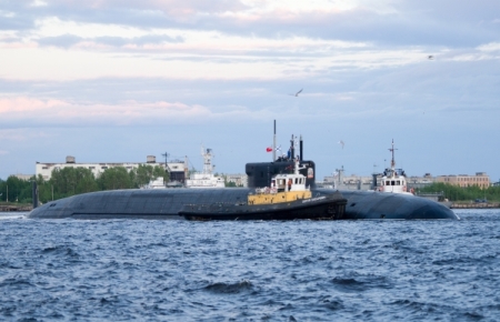 Северный флот сообщил о продолжении испытаний двух новых атомных подлодок