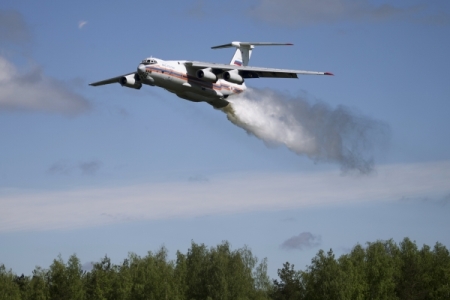 Авиагруппировка Минобороны РФ приступила к тушению пожаров в Сибири